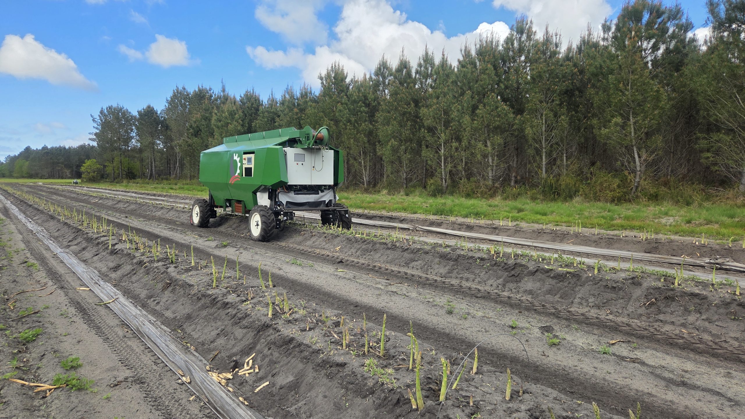 The AsperCut in action in the Médoc